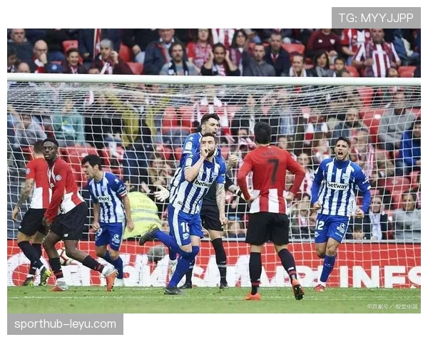 英超焦点战:诺丁汉森林逆转取胜,强势表现引关注 英超焦点战:诺丁汉森林逆转取胜,强势表现引关注