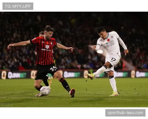 卢顿球迷发起抗议活动，呼吁保障球迷权益与公平竞赛环境