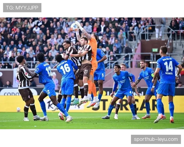 拉菲尼亚荣获英超最佳赛季球员称号，状态回暖助力球队竞争力增强