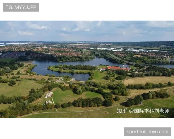 多特蒙德中场结构松散，近期表现波动，稳定节奏能力面临考验